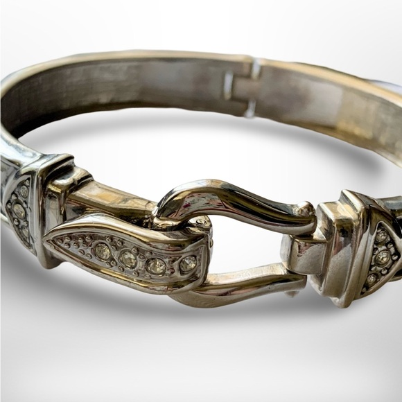 Vintage Western Style Hinged Bracelet - Picture 3 of 3